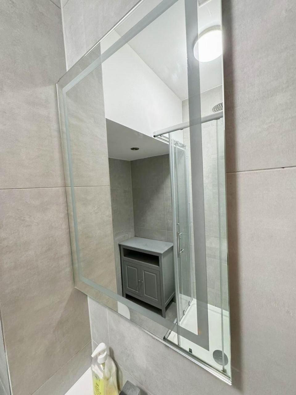 Chic 1-Bedroom Flat In Elephant & Castle, Near The Shard 伦敦 外观 照片