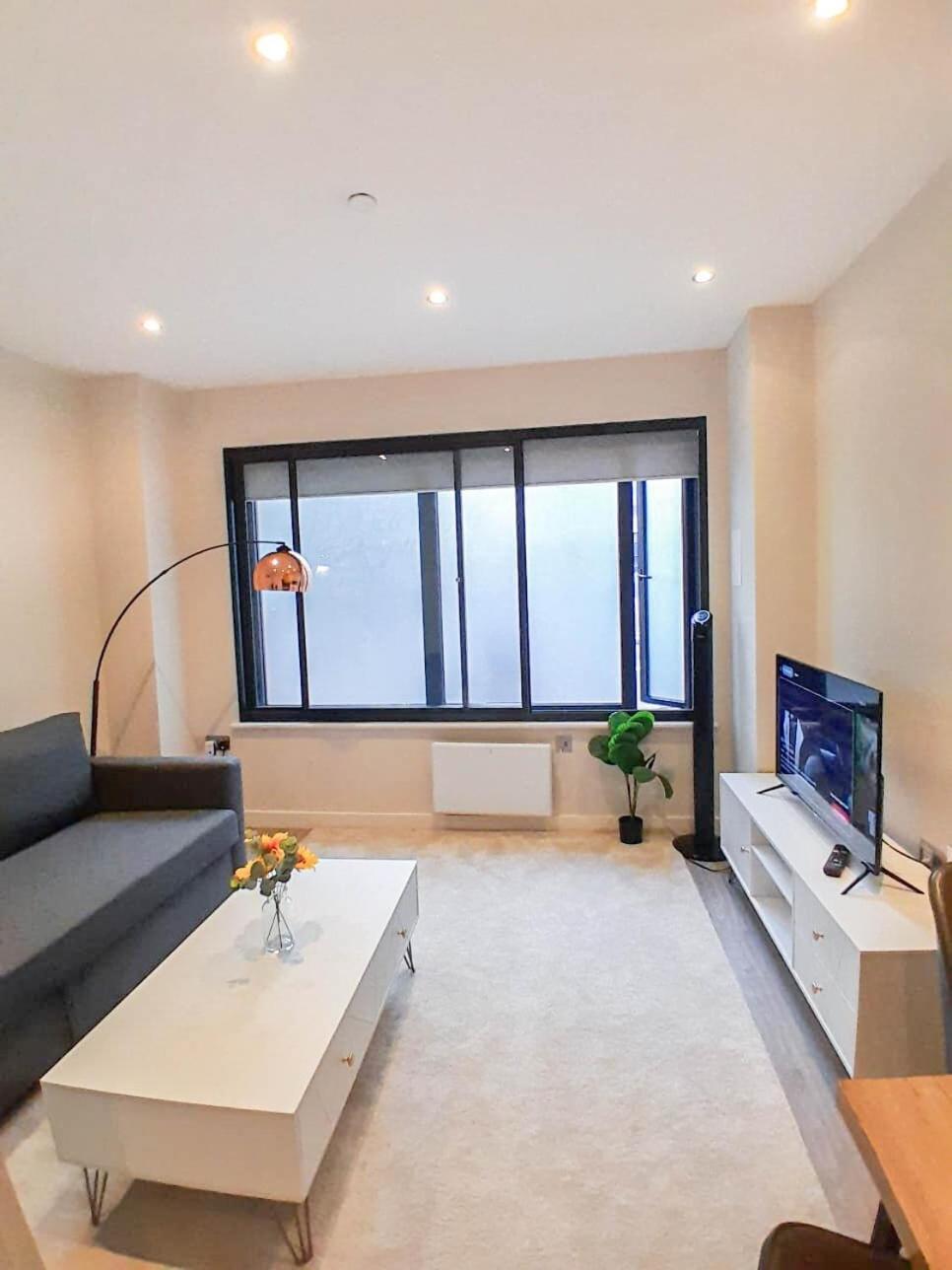 Chic 1-Bedroom Flat In Elephant & Castle, Near The Shard 伦敦 外观 照片