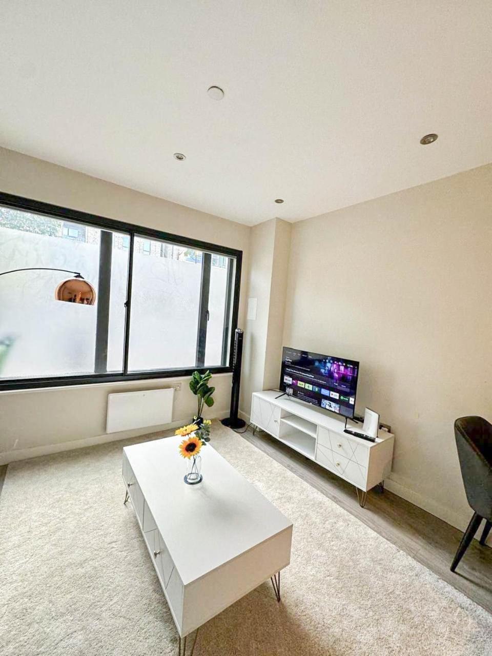 Chic 1-Bedroom Flat In Elephant & Castle, Near The Shard 伦敦 外观 照片